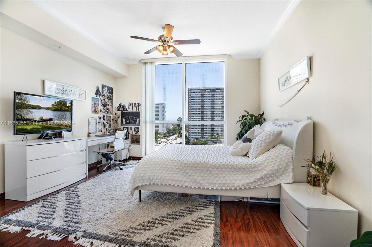 1945 S Ocean Dr, Unit 901, Hallandale Beach, FL 33009 Photo