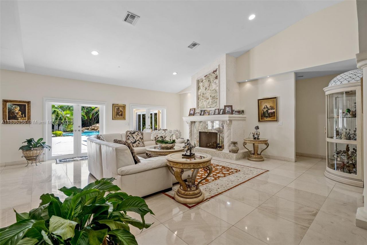 10735 SW 58th Ave, Pinecrest, FL 33156 Photo