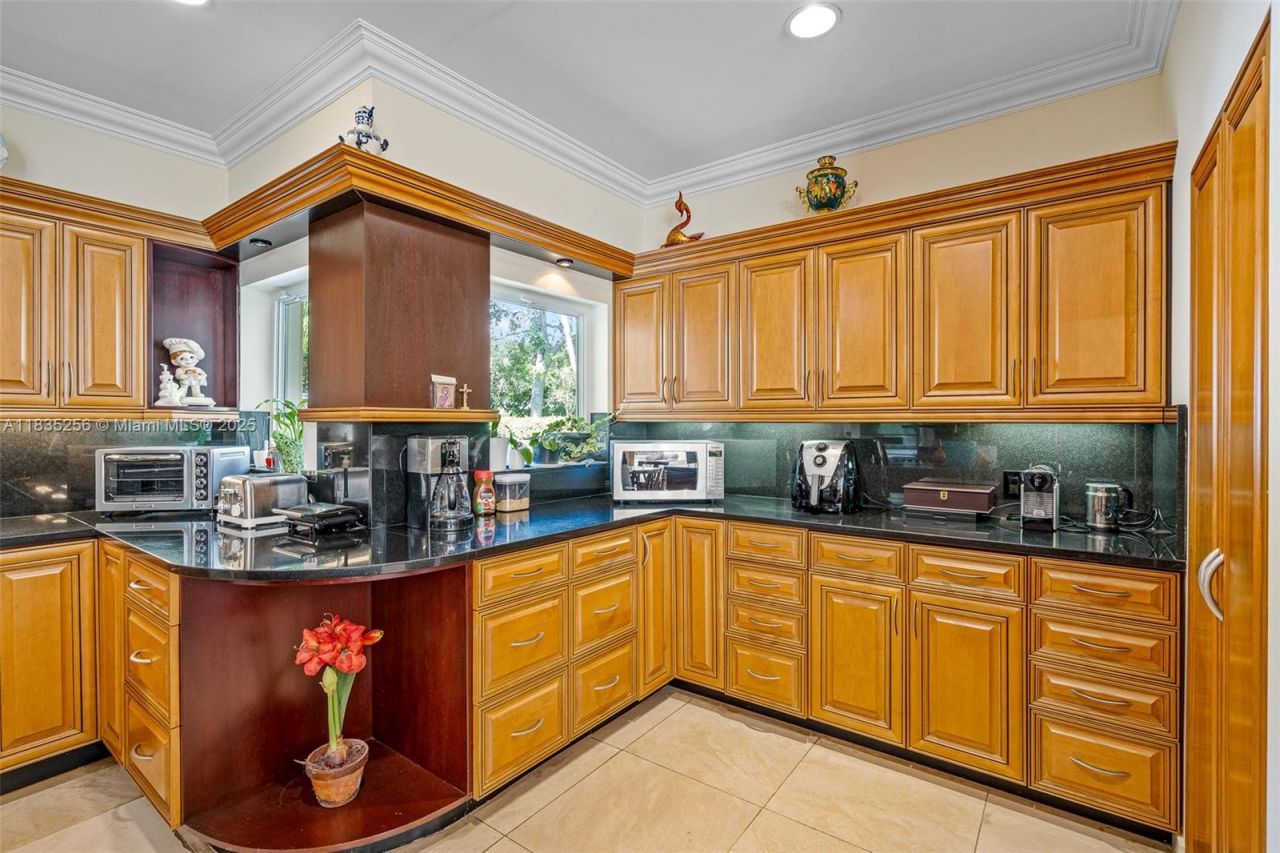 10735 SW 58th Ave, Pinecrest, FL 33156 Photo