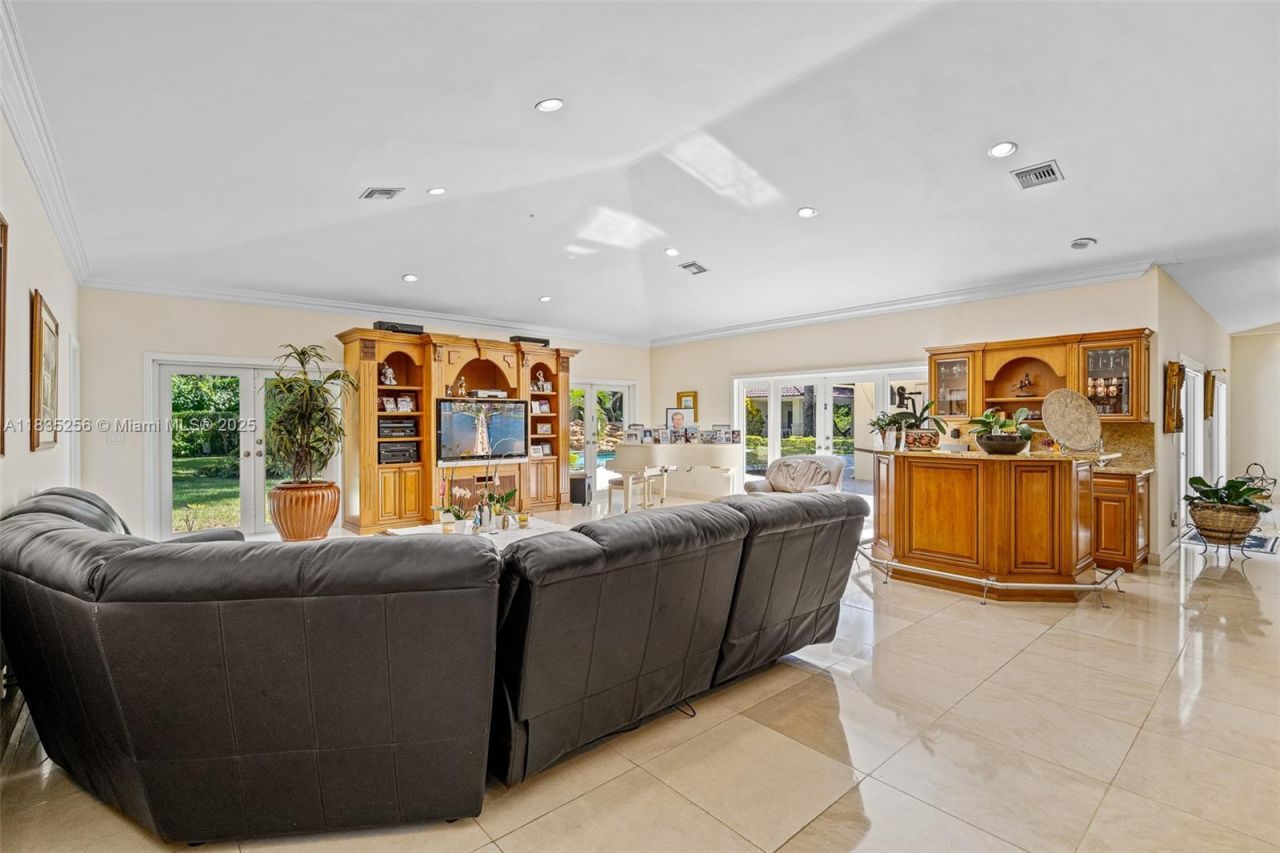 10735 SW 58th Ave, Pinecrest, FL 33156 Photo