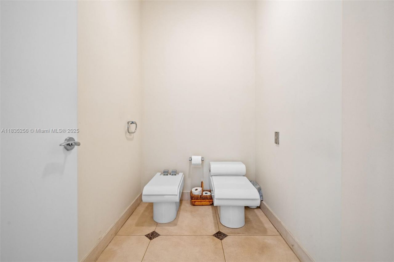 10735 SW 58th Ave, Pinecrest, FL 33156 Photo