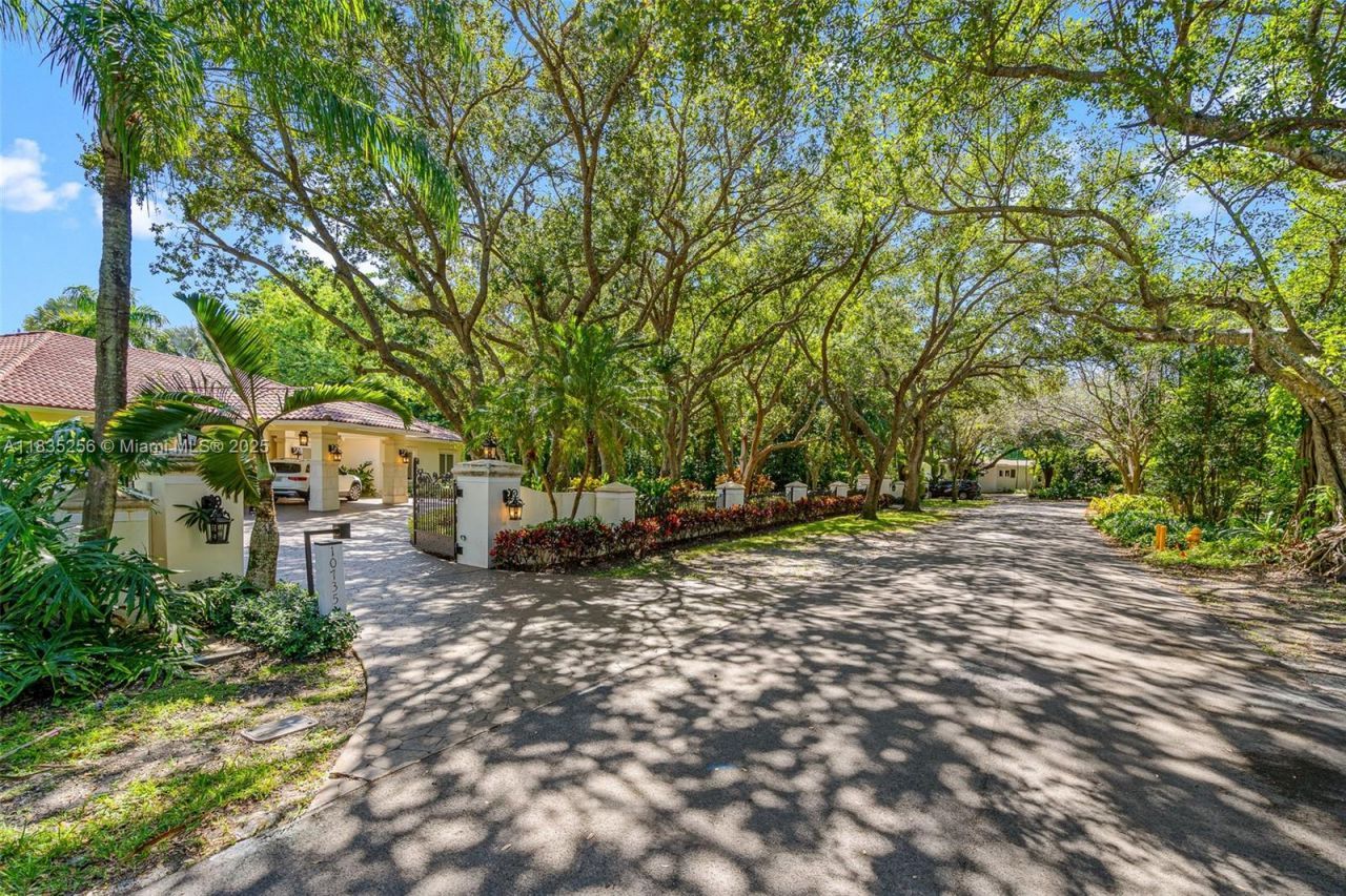 10735 SW 58th Ave, Pinecrest, FL 33156 Photo