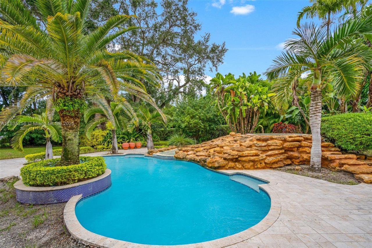 10735 SW 58th Ave, Pinecrest, FL 33156 Photo