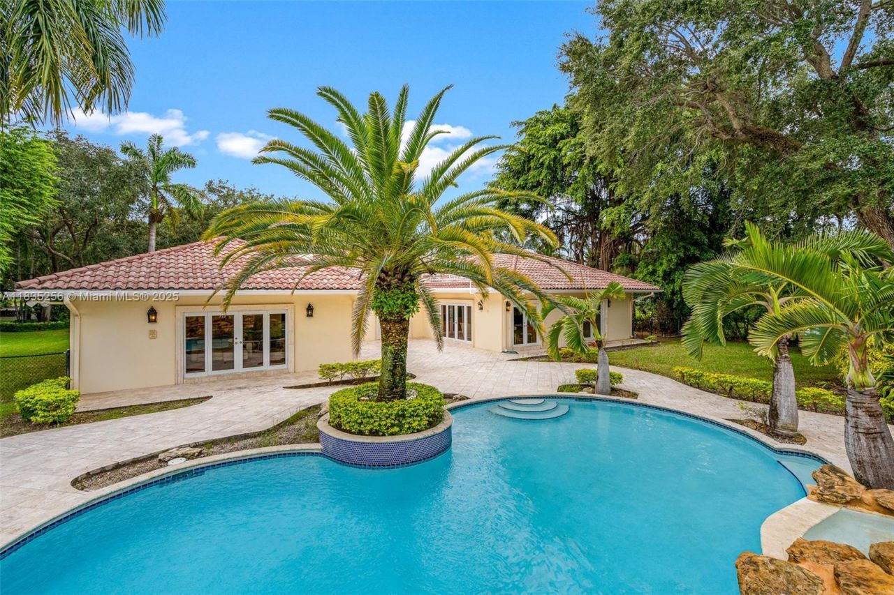 10735 SW 58th Ave, Pinecrest, FL 33156 Photo