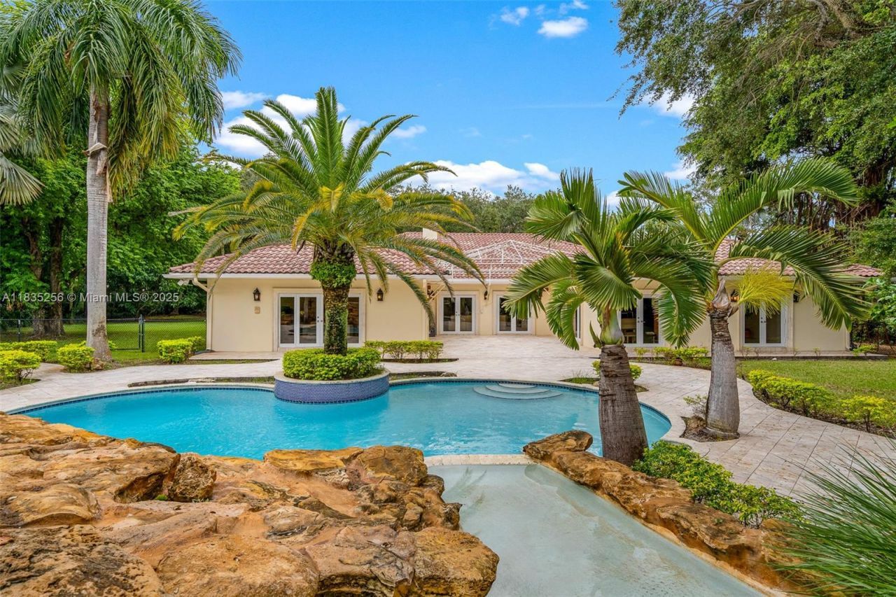 10735 SW 58th Ave, Pinecrest, FL 33156 Photo