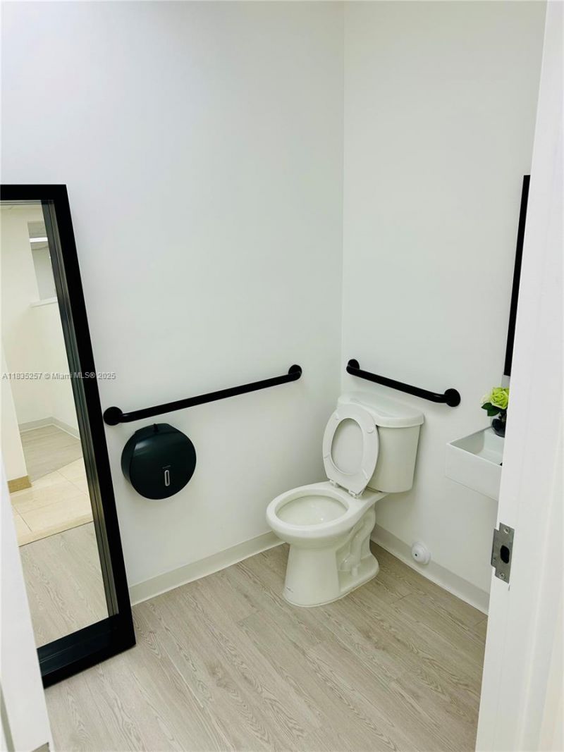 10305 NW 41st St, Unit 107, Doral, FL 33178 Photo