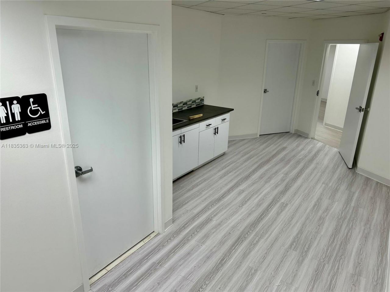 10305 NW 41st St, Unit 221, Doral, FL 33178 Photo