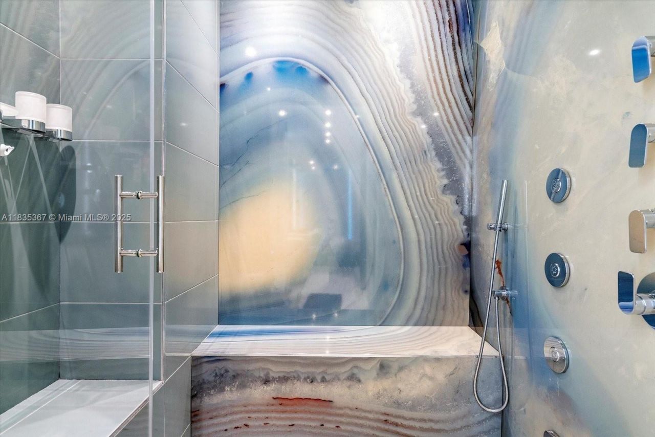 17475 Collins Ave, Unit 2002, Sunny Isles Beach, FL 33160 Photo