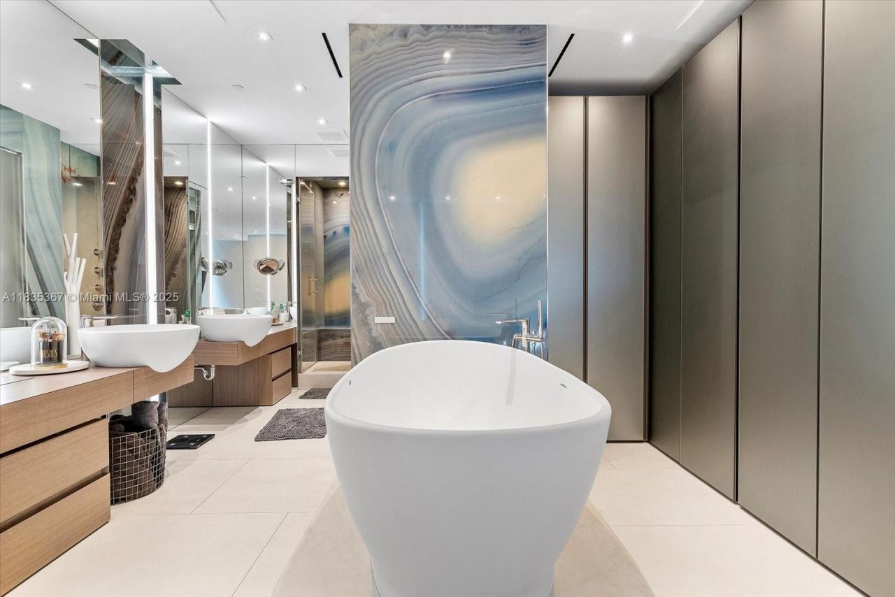 17475 Collins Ave, Unit 2002, Sunny Isles Beach, FL 33160 Photo