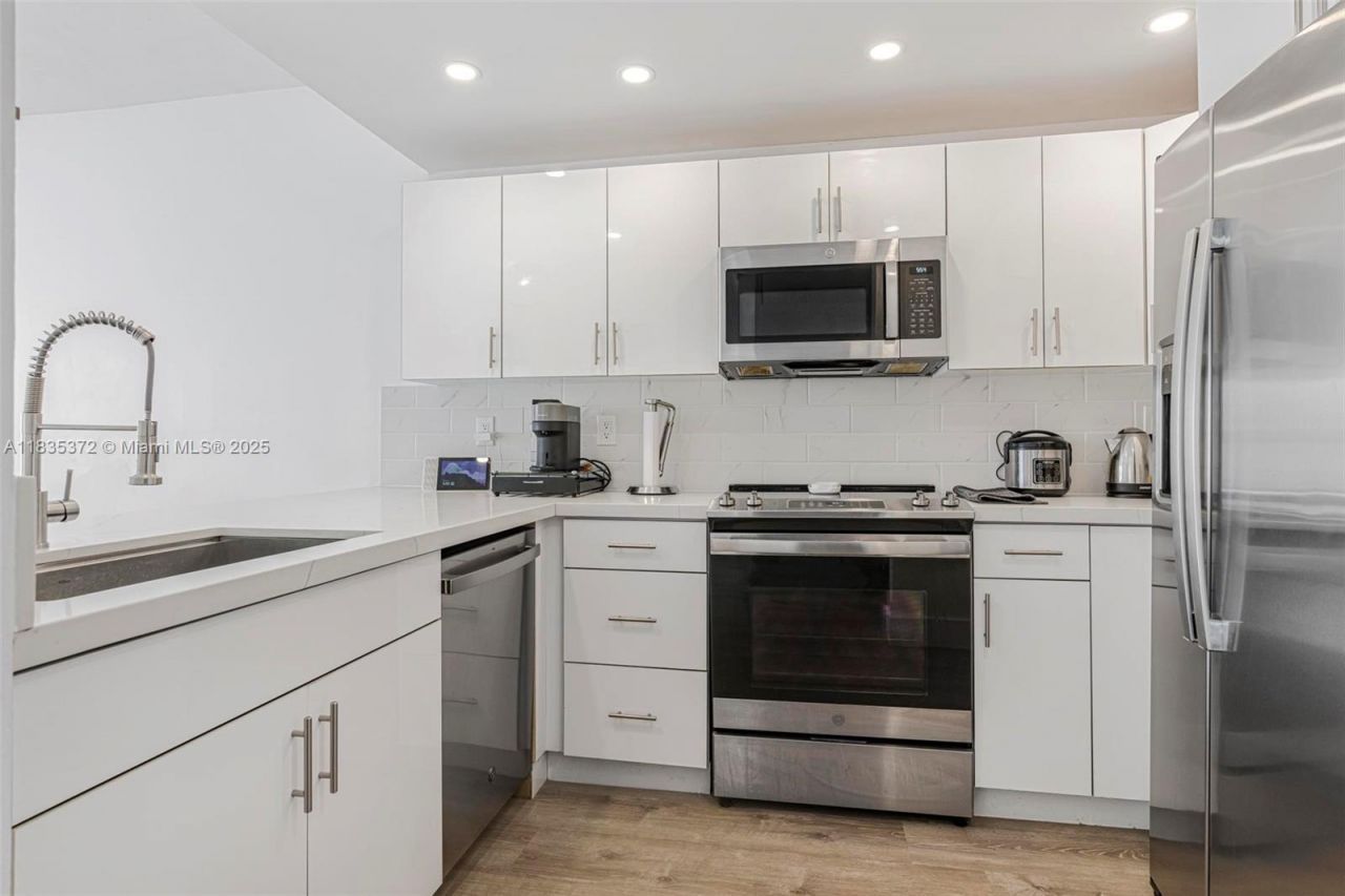 11532 SW 148th Path, Miami, FL 33196 Photo