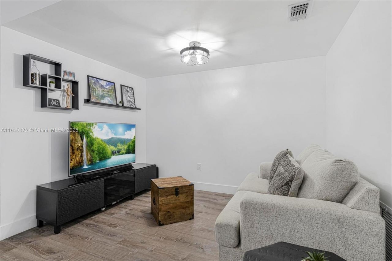 11532 SW 148th Path, Miami, FL 33196 Photo