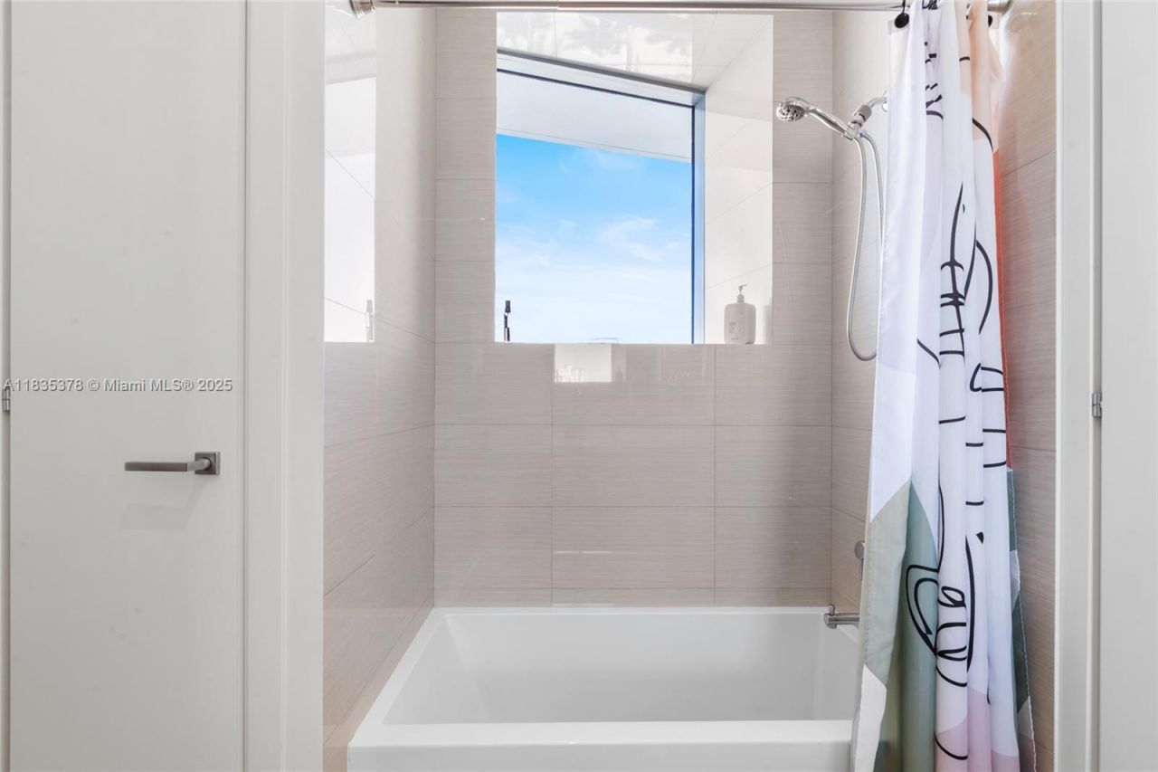 3250 NE 188th St, Unit LPH02, Aventura, FL 33180 Photo