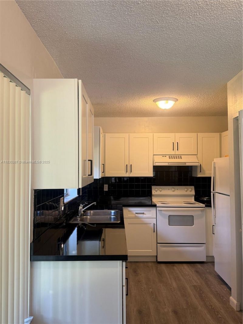 159 NW 70th St, Unit 610, Boca Raton, FL 33487 Photo