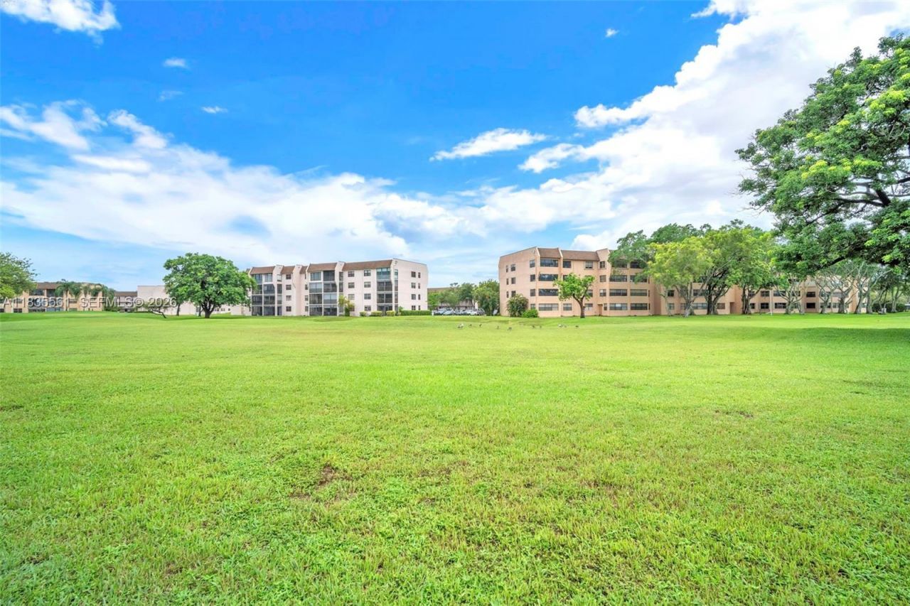 10400 NW 30th Ct, Unit 305, Sunrise, FL 33322 Photo