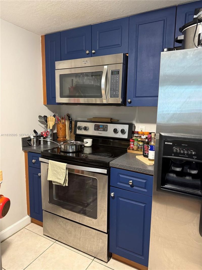 280 SW 20th Rd, Unit 404, Miami, FL 33129 Photo