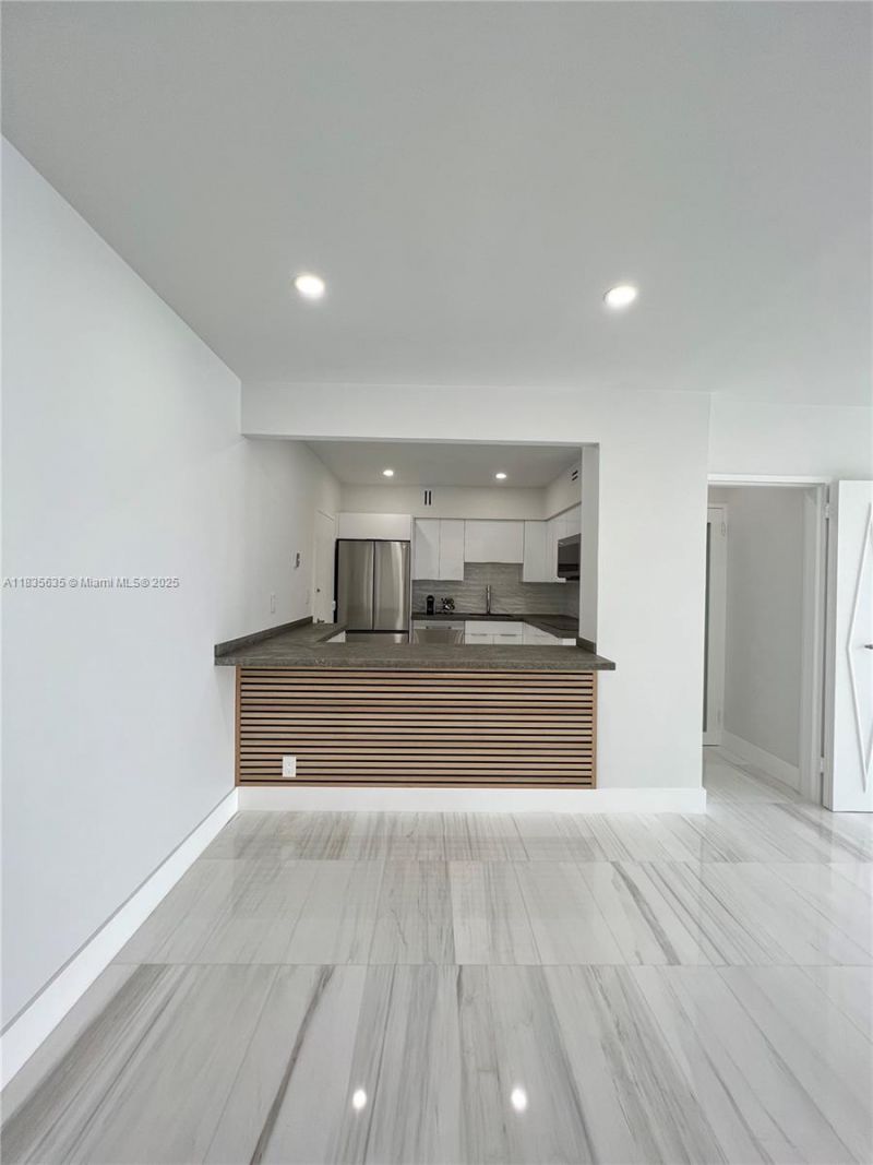 5700 Collins Ave, Unit 16B, Miami Beach, FL 33140 Photo
