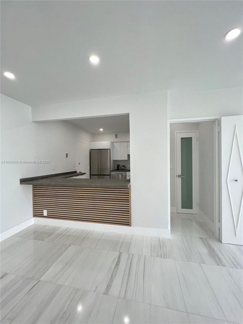 5700 Collins Ave, Unit 16B, Miami Beach, FL 33140 Photo