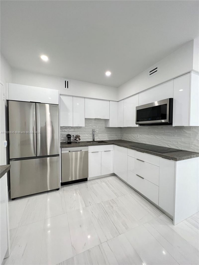 5700 Collins Ave, Unit 16B, Miami Beach, FL 33140 Photo