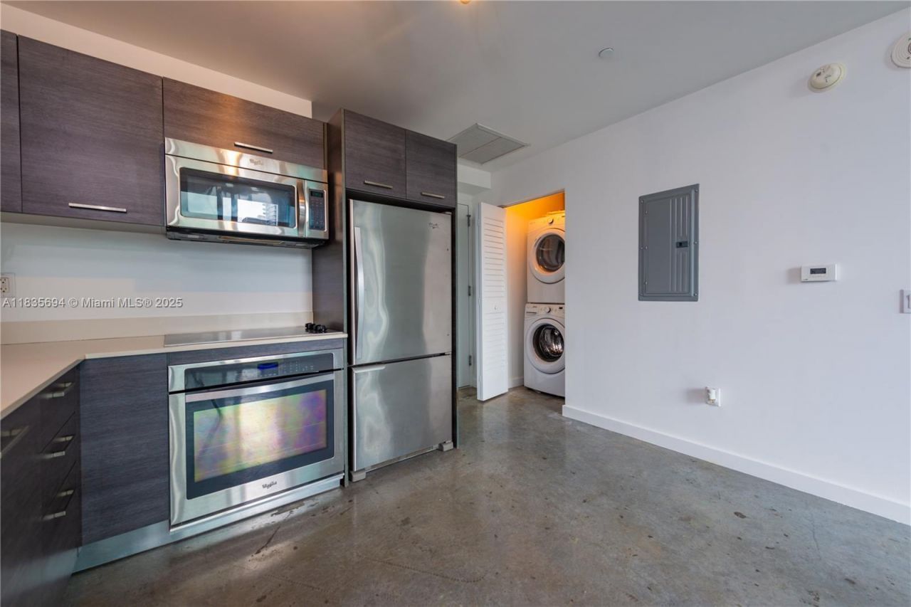 151 SE 1st St, Unit 2205, Miami, FL 33131 Photo