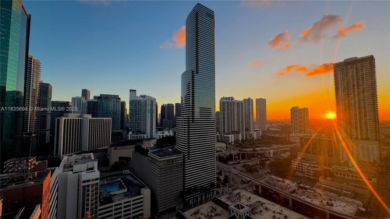 151 SE 1st St, Unit 2205, Miami, FL 33131 Photo