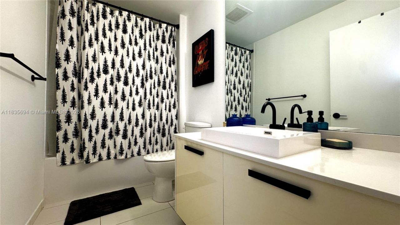 151 SE 1st St, Unit 2205, Miami, FL 33131 Photo