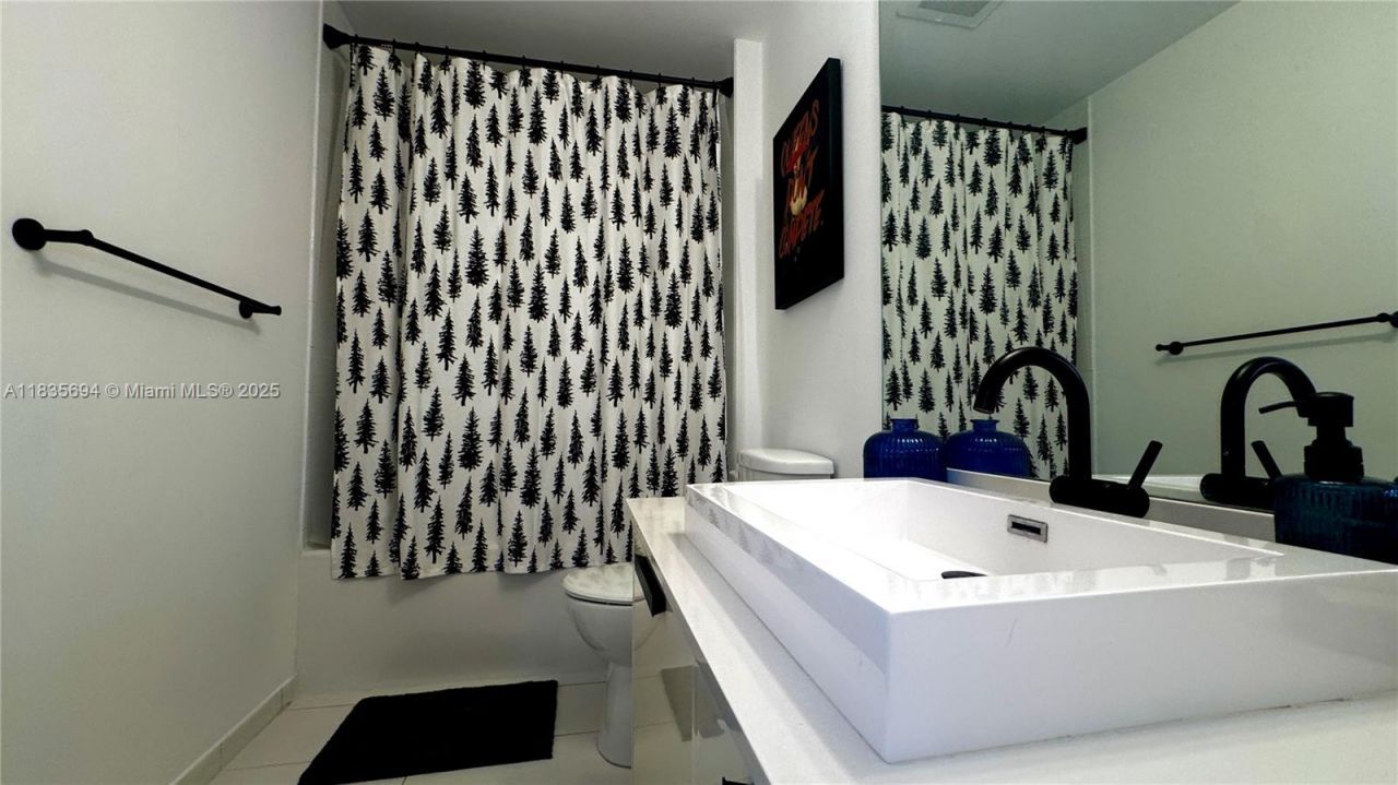 151 SE 1st St, Unit 2205, Miami, FL 33131 Photo