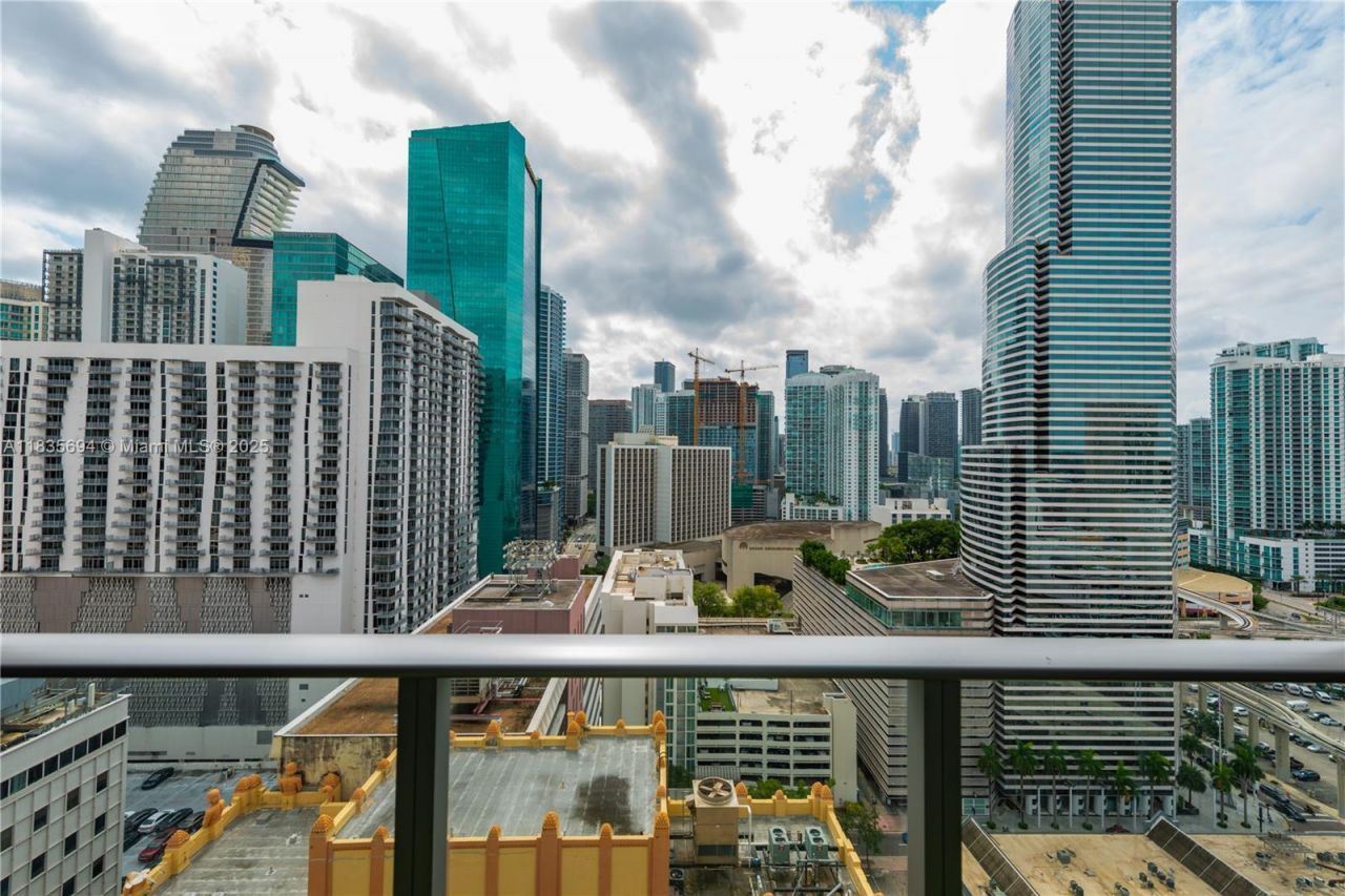 151 SE 1st St, Unit 2205, Miami, FL 33131 Photo