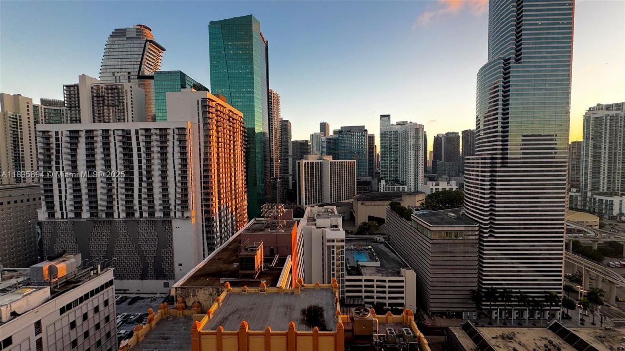 151 SE 1st St, Unit 2205, Miami, FL 33131 Photo