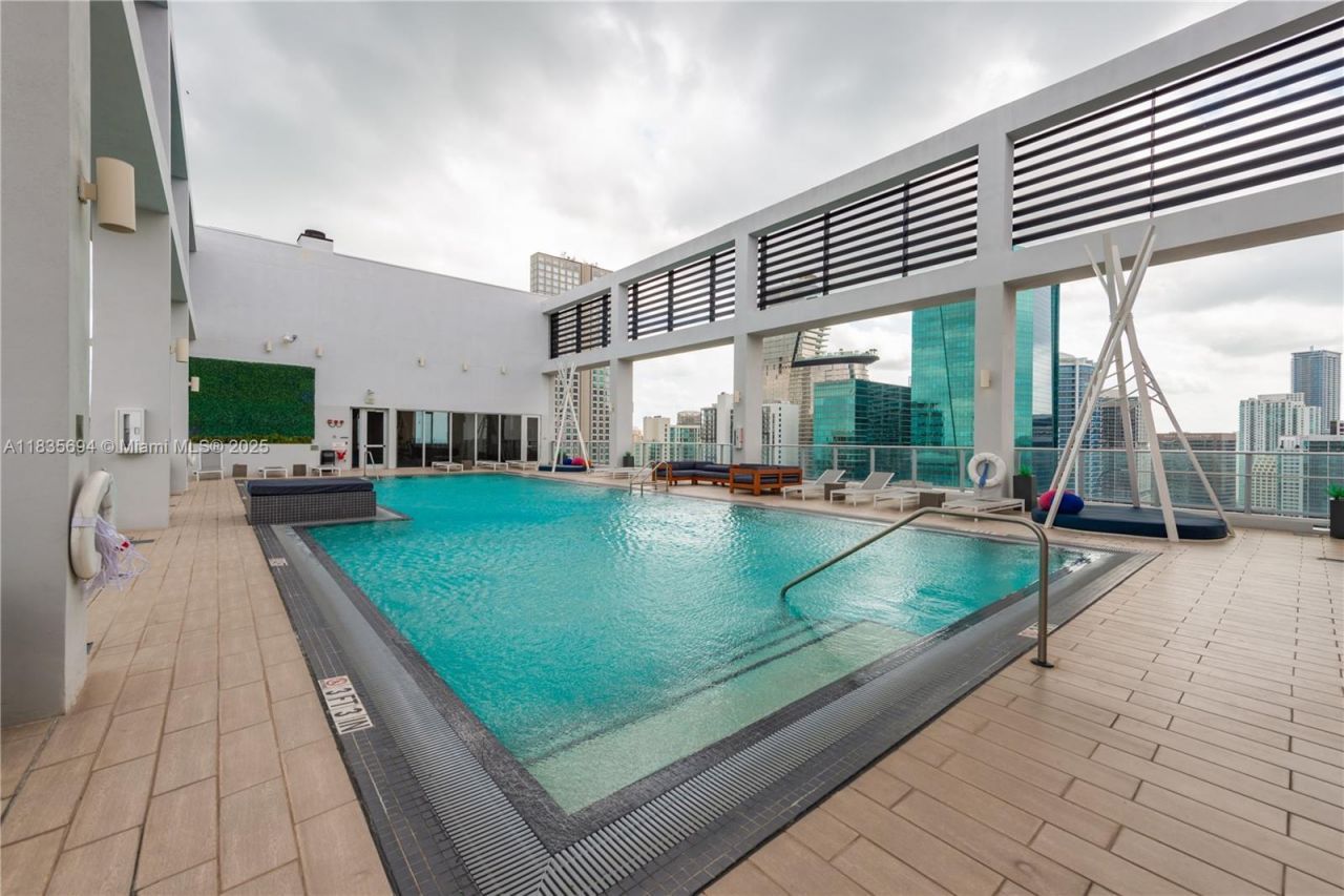 151 SE 1st St, Unit 2205, Miami, FL 33131 Photo