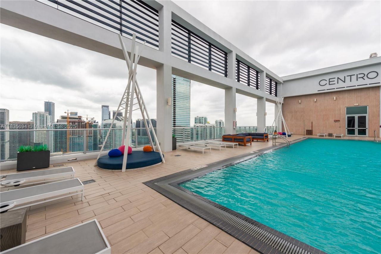 151 SE 1st St, Unit 2205, Miami, FL 33131 Photo