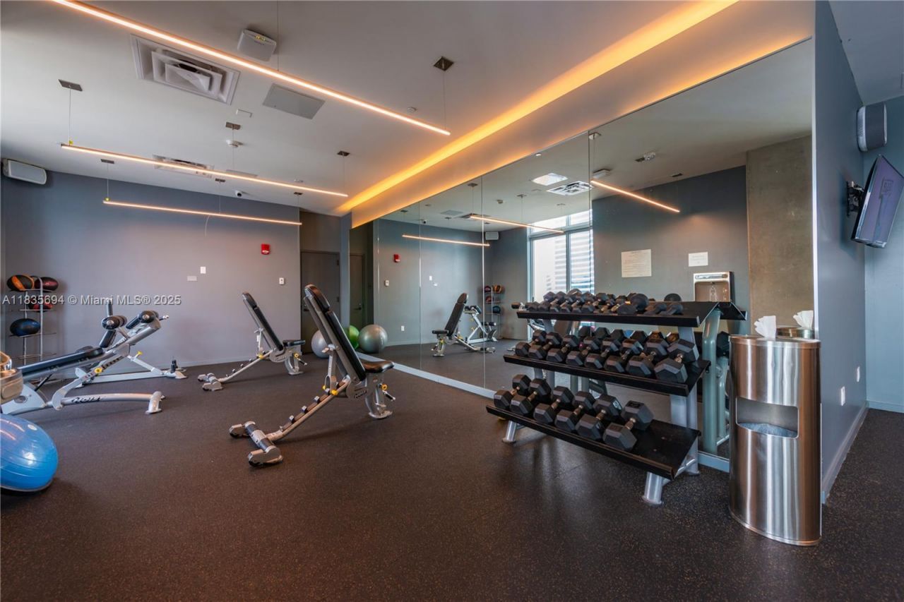 151 SE 1st St, Unit 2205, Miami, FL 33131 Photo