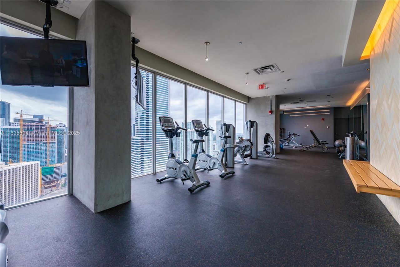 151 SE 1st St, Unit 2205, Miami, FL 33131 Photo