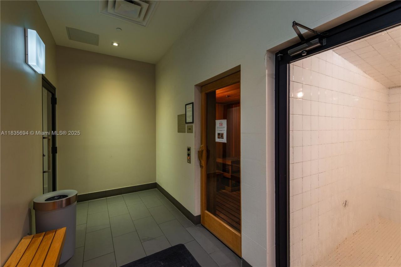 151 SE 1st St, Unit 2205, Miami, FL 33131 Photo