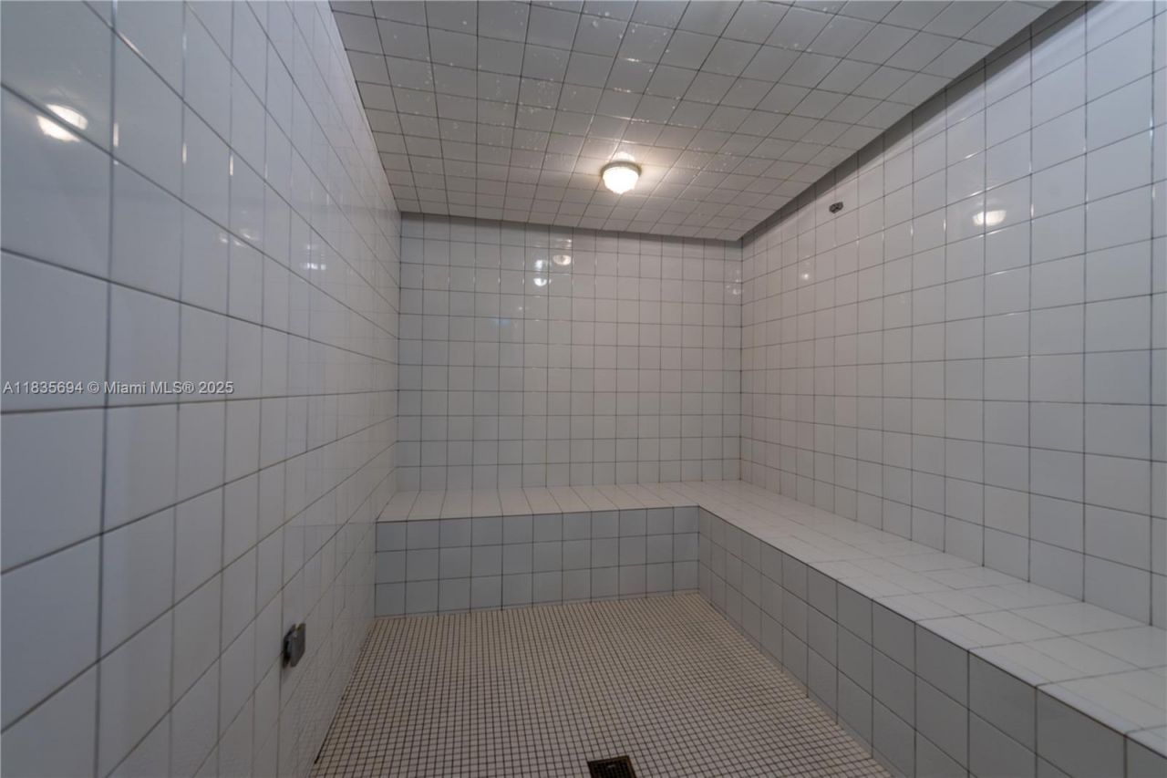 151 SE 1st St, Unit 2205, Miami, FL 33131 Photo