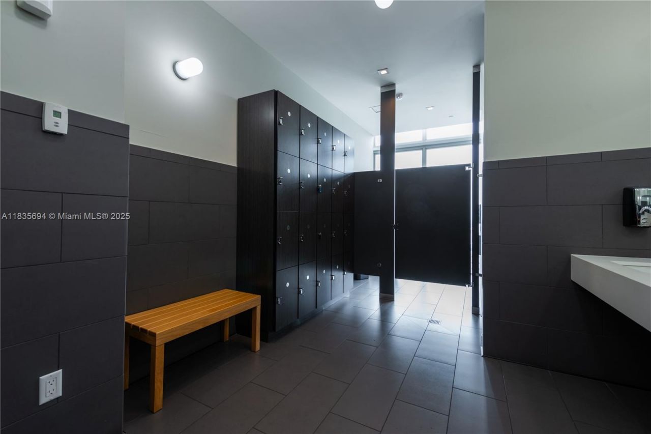 151 SE 1st St, Unit 2205, Miami, FL 33131 Photo