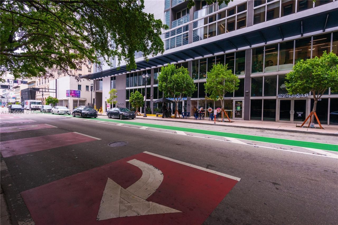 151 SE 1st St, Unit 2205, Miami, FL 33131 Photo