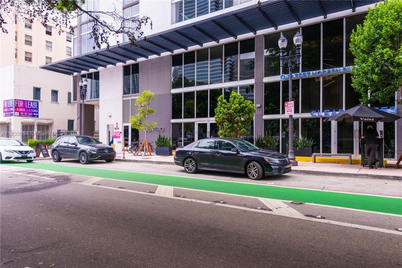 151 SE 1st St, Unit 2205, Miami, FL 33131 Photo