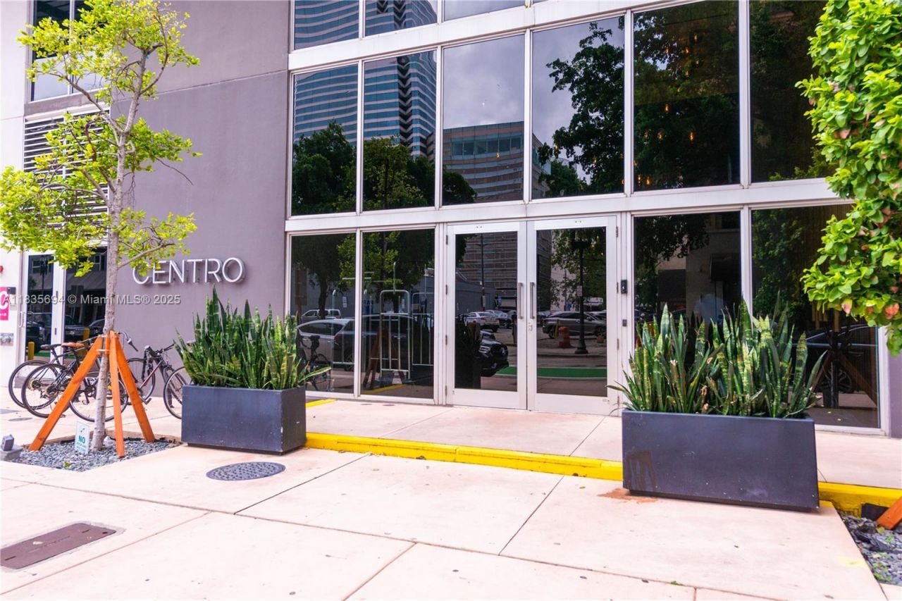 151 SE 1st St, Unit 2205, Miami, FL 33131 Photo