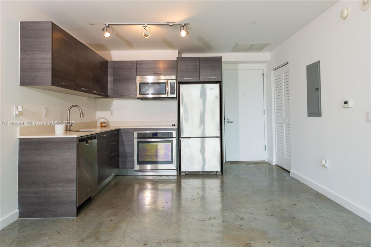 151 SE 1st St, Unit 2205, Miami, FL 33131 Photo