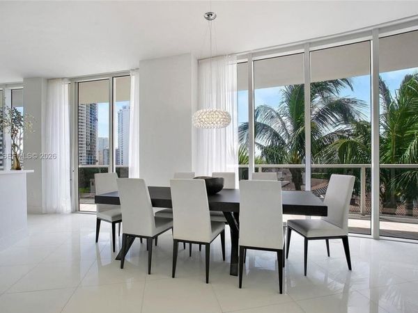 4100 Island Blvd, Unit 701, Aventura, FL 33160