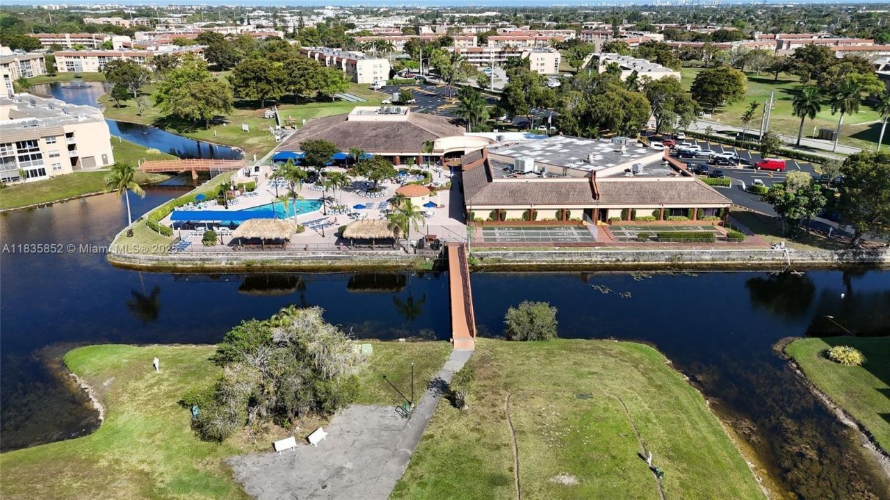 9800 Sunrise Lakes Blvd, Unit 309, Sunrise, FL 33322 Photo