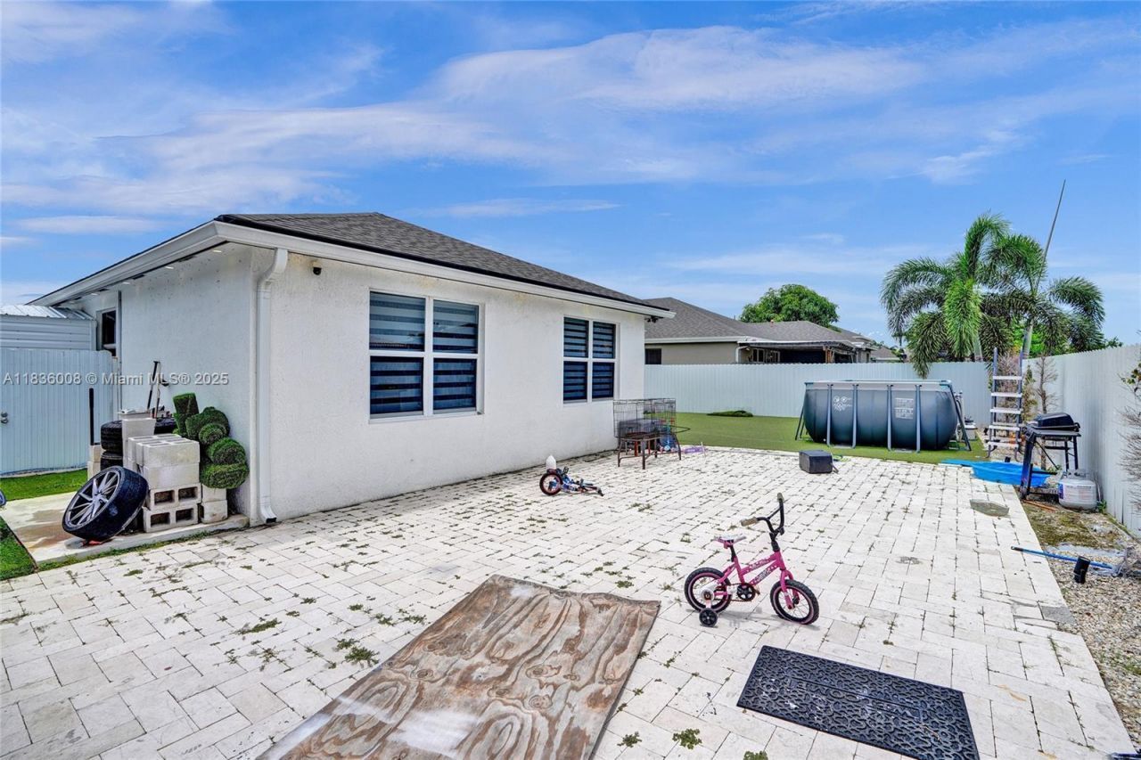 27563 SW 133rd Ave, Homestead, FL 33032 Photo