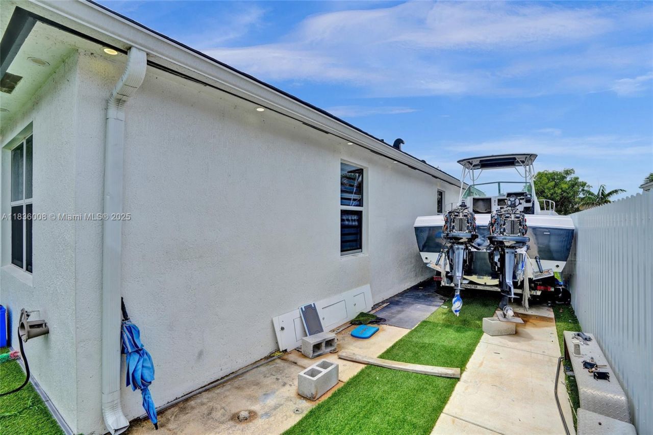 27563 SW 133rd Ave, Homestead, FL 33032 Photo