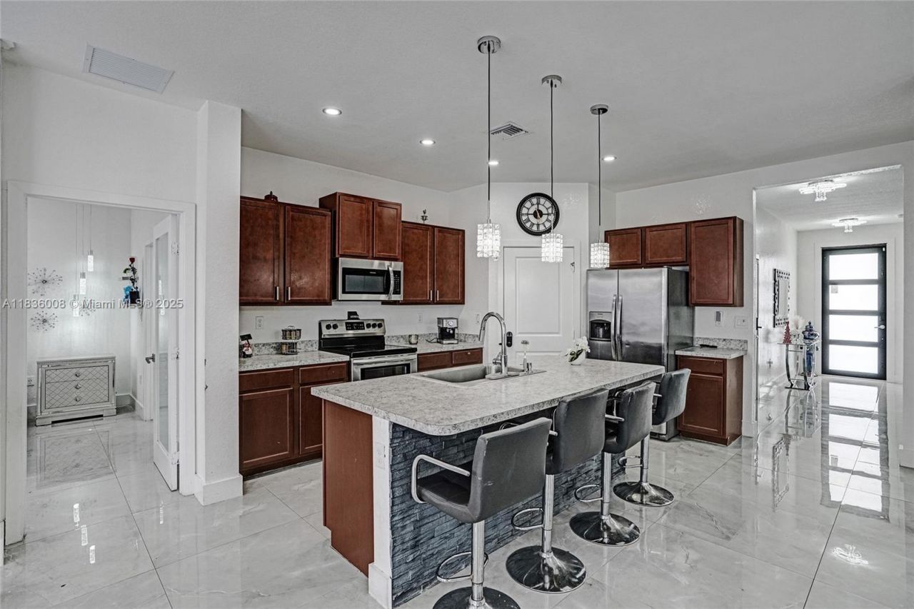 27563 SW 133rd Ave, Homestead, FL 33032 Photo