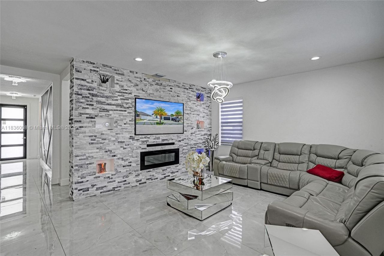 27563 SW 133rd Ave, Homestead, FL 33032 Photo