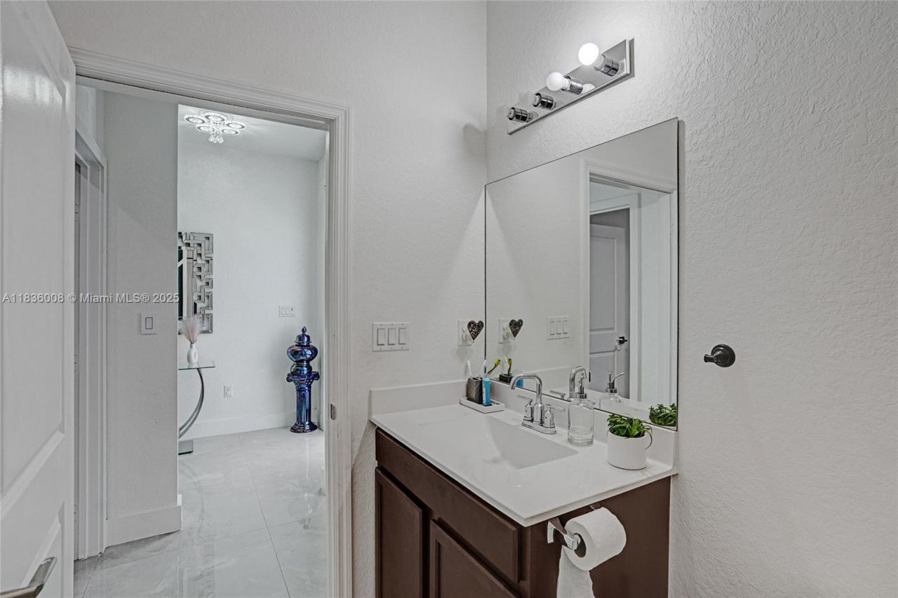 27563 SW 133rd Ave, Homestead, FL 33032 Photo