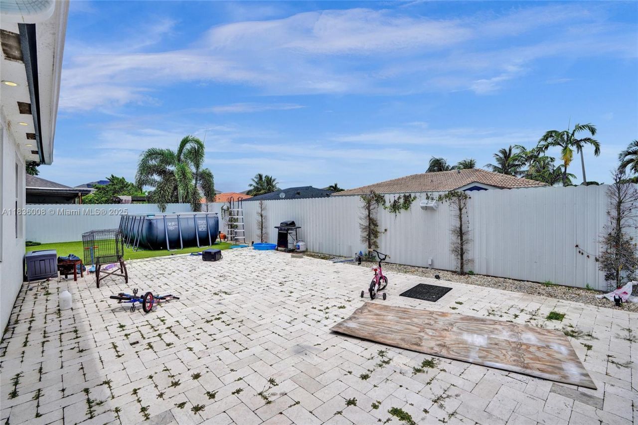 27563 SW 133rd Ave, Homestead, FL 33032 Photo