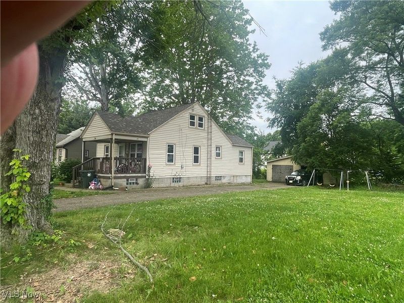 429 Gobel Avenue NE, Canton, OH 44704 Photo 2