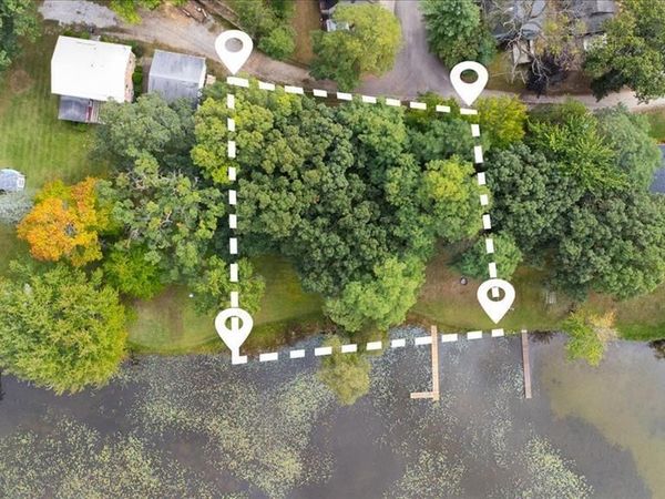 10350 Half Moon Drive, Pinckney Vlg, MI 48169