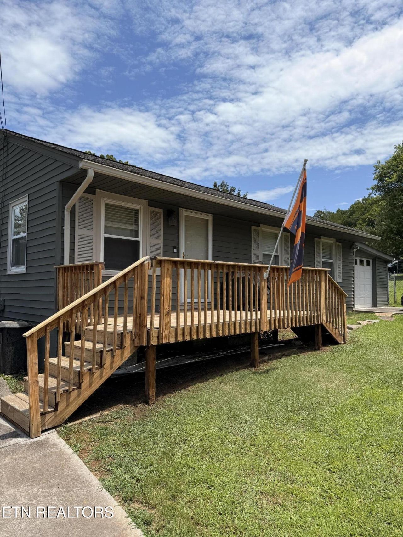 1384 Byrd Circle, Kingston, TN 37763 Main Photo